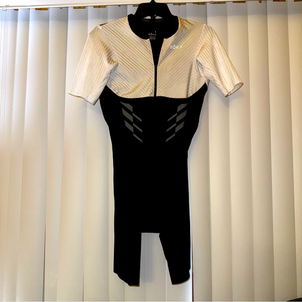New Never Worn Rōka Gen II Elite Aero Short Sleeve Tri-suit Mens L